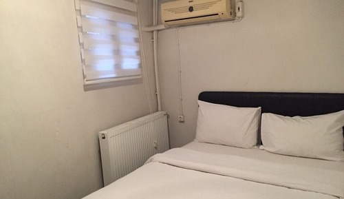 Economy Room
