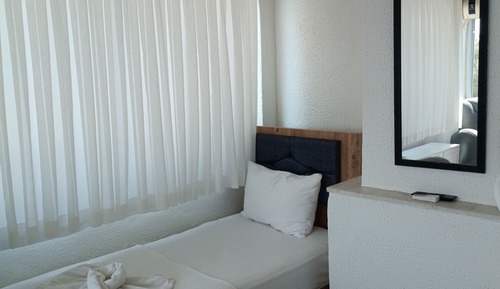 Comfort Triple Room with Sea View 