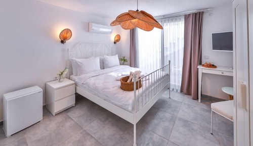Standard Double Room, Garden View