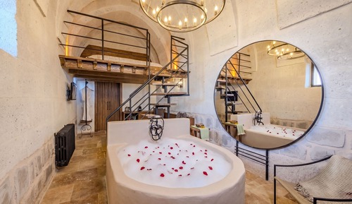 Loft Suite with Bathtub