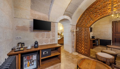 Family Suite with Bathtub
