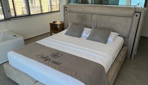 Deluxe Room, Balcony