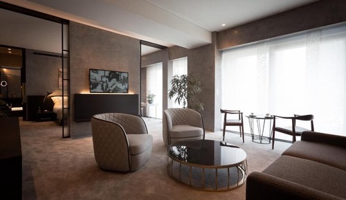 Executive Suite, City View