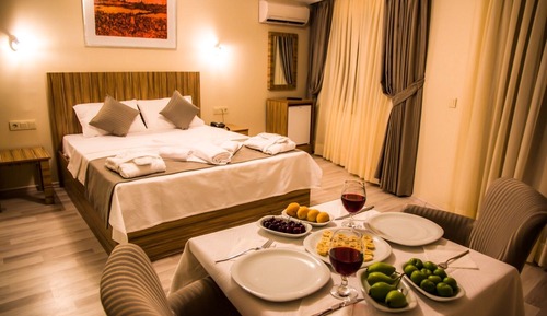 Presidential Studio Suite, 1 Bedroom, Terrace, City View