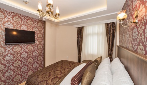 Deluxe Double Room Single Use