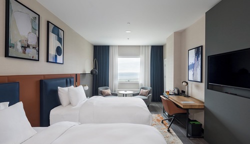 Standard Room, 2 Twin Beds, Lake View