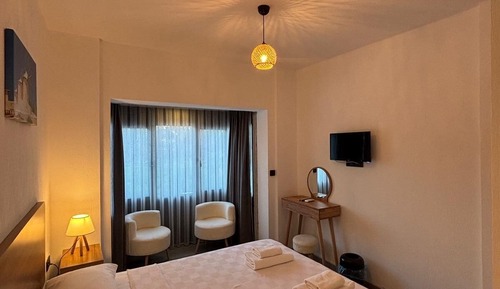 Deluxe Double Room, Garden View (1)