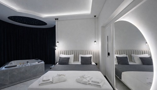 Honeymoon Double Room, Hot Tub