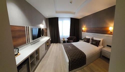 Classic Double Room, City View