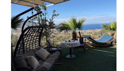 Studio Suite, 1 King Bed, Smoking, Sea View