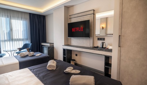 Superior Twin Room, City View