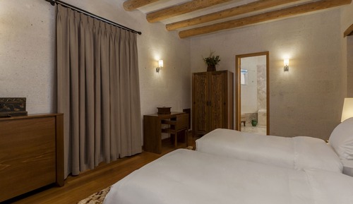 Chapelle King Room