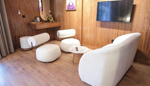 Junior Suite, 1 Queen Bed