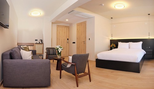Deluxe Room, Balcony