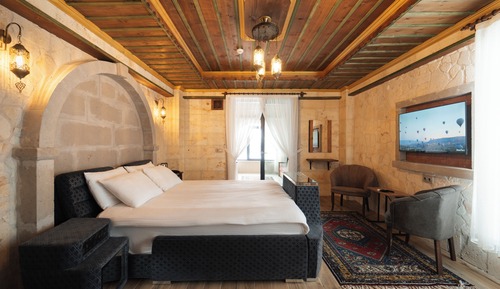 Deluxe Suite, Bathtub, City View
