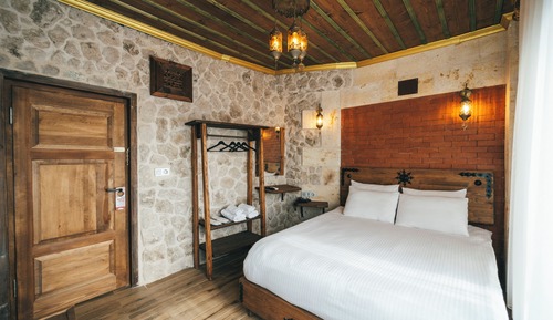 Economy Room