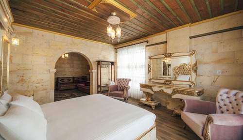 Deluxe Studio Suite, Jetted Tub, Garden View