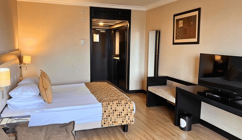 Deluxe Double Room With City View