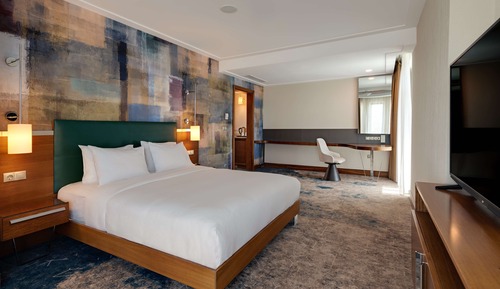 Superior Double Room, City View, Corner