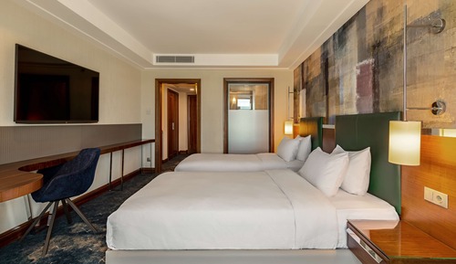 Standard Twin Room, Lake View