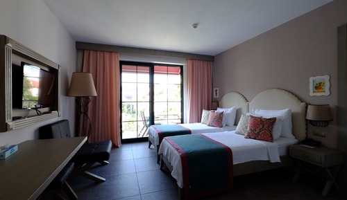 Family Room, 2 Bedrooms, 2 Bathrooms, Pool View