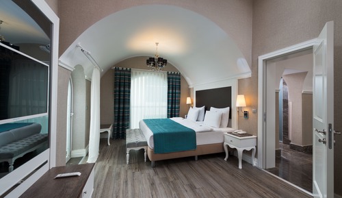 Platinum Villa Suite