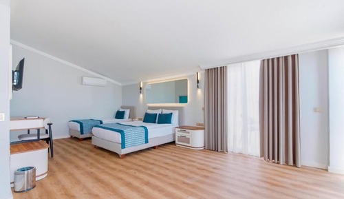 Deluxe Double Room, Bathtub, City View