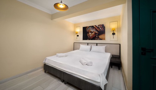 Economy Room