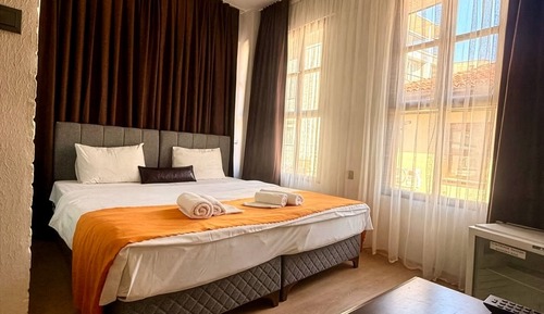 Comfort Single Room, 1 Queen Bed