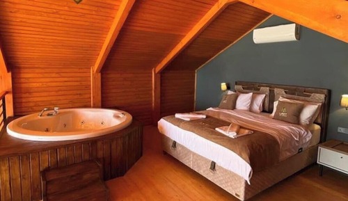 Junior Bungalow, Private Pool, Garden View