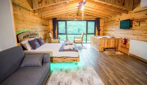 Deluxe Bungalow