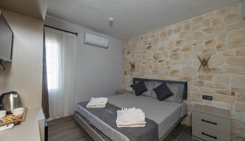 Deluxe Double Room, Pool View