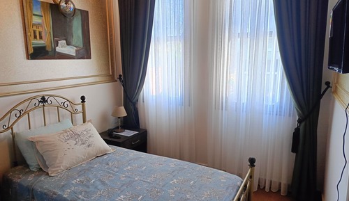 Comfort Single Room