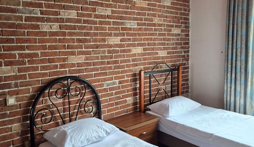 Room, 2 Twin Beds, City View