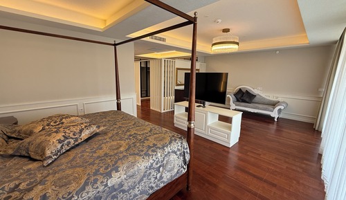 Suite, River View