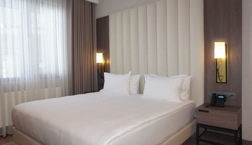 Suite, Multiple Beds, Non Smoking, Corner