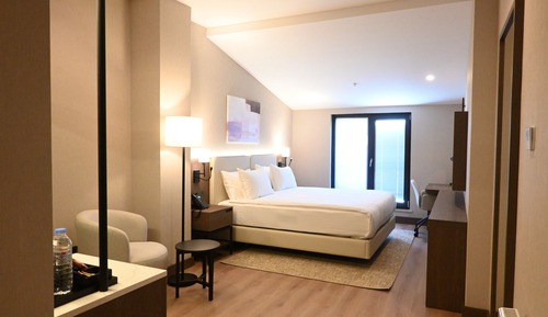 Family Room, 1 King Bed, Non Smoking