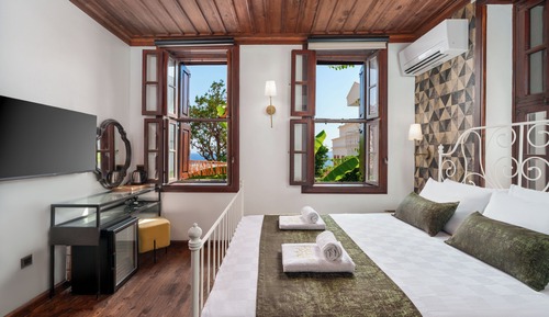 Classic Double Room, City View
