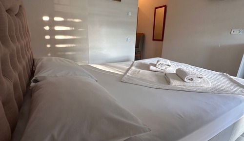 Standard Double Room, Balcony, Garden View