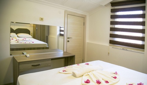 Standard Suite, Balcony, Mountain View