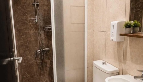 Havuz Manzarali 4 Kisilik Oda