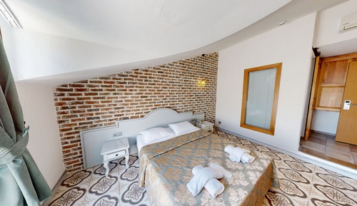 Deluxe Double Room, Balcony, Mountain View