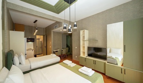 Deluxe Family Studio Suite