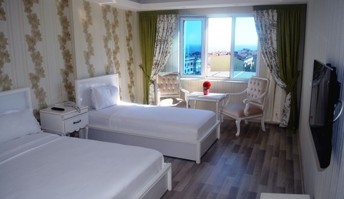 Comfort Triple Room, City View