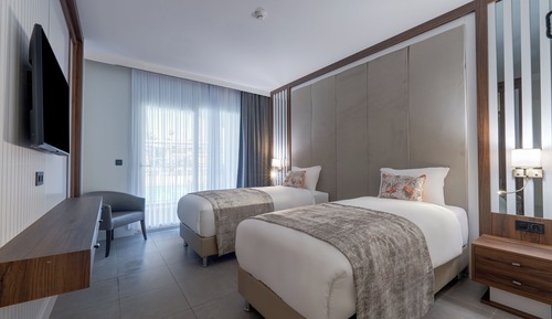 Pool Select Room