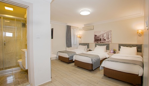 Triple Room