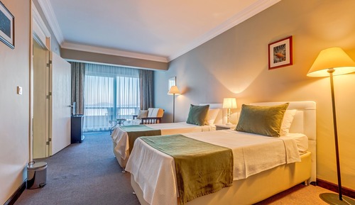 Suite, Sea View