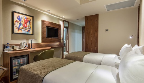 Standard Room, 2 Twin Beds, Balcony, City View