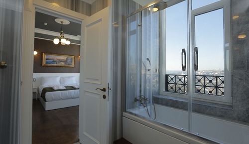 Deluxe Suite, Jetted Tub, Sea View