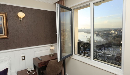 Junior Suite, 1 Double Bed, Partial Sea View (Deluxe)